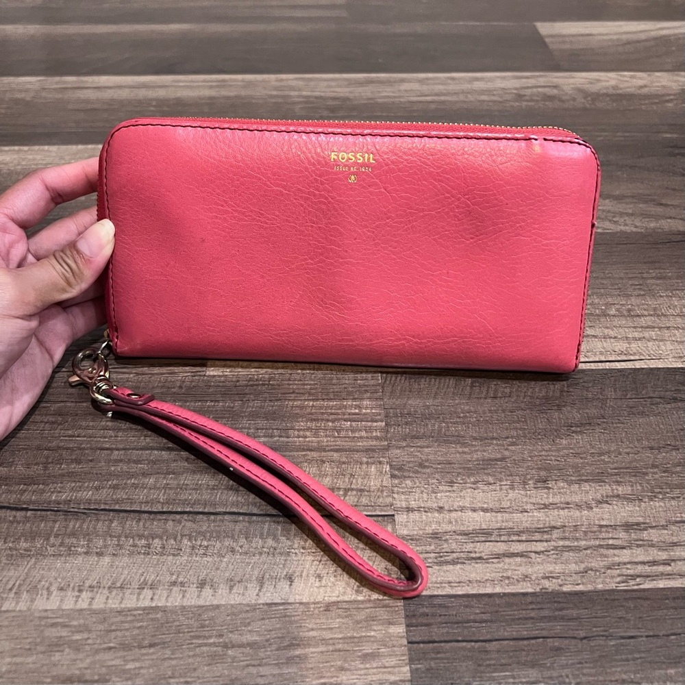 Fossil Hot Pink Coral Zip Around Leather Wristlet Wallet